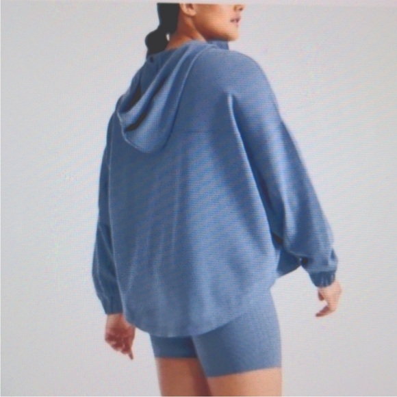 KNIX Good to Go Fleece Oversized Hoodie Blue Small - Picture 2 of 9